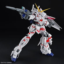 Muatkan imej ke dalam penonton Galeri, 1/48 MEGA SIZE MODEL UNICORN GUNDAM (DESTROY MODE) - Shiroiokami HobbyTech