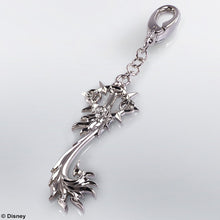 Muatkan imej ke dalam penonton Galeri, KINGDOM HEARTS: Keyblade Keychain Axel (Lea)