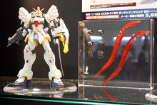Muatkan imej ke dalam penonton Galeri, MG 1/100 Gundam Sandrock EW display with accessories