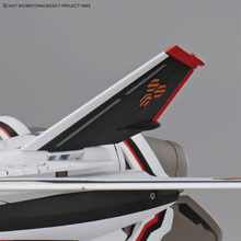 Load image into Gallery viewer, HG VF-25F Messiah Valkyrie head and torso detail