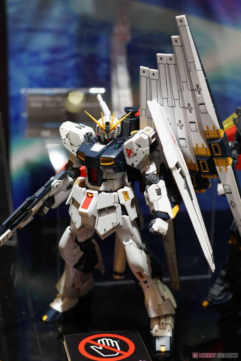 Kit Modélisme Bandai Bandai Gundam RG 1/144 Nu Gundam - Maquette Robot Kit Modélisme Bandai Bandai Gundam RG 1/144 Nu Gundam - Maquette Robot